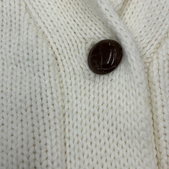 100% ACRYLIC EXCLUSIVE IMPORTS -44 - Picture 4 of 5